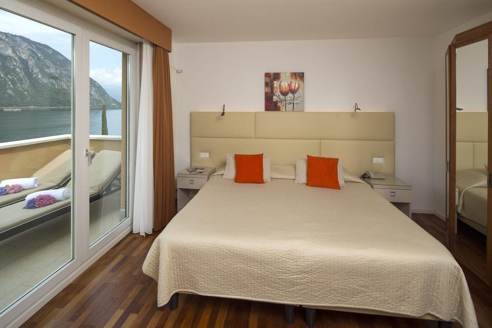 Hotel Campione บิซโซน ภายนอก รูปภาพ