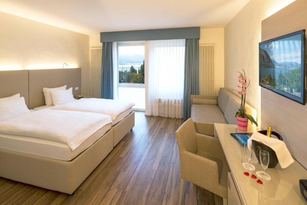Hotel Campione บิซโซน ภายนอก รูปภาพ