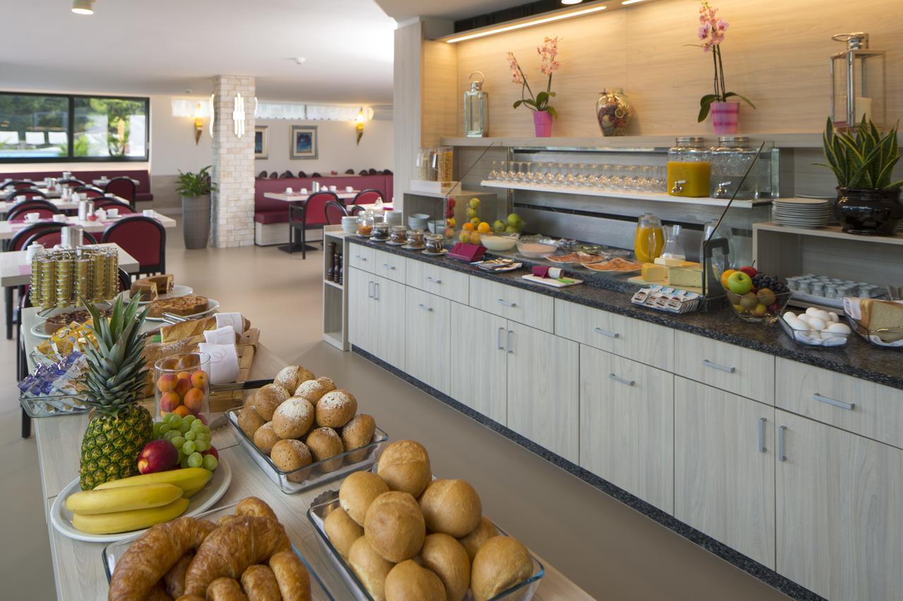 Hotel Campione บิซโซน ภายนอก รูปภาพ